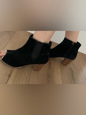 Toms Black Suede Peep-Toe Ankle Booties with Block Heel - Size 8